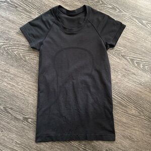 Lululemon - Swiftly Tech Short Sleeve *hip length